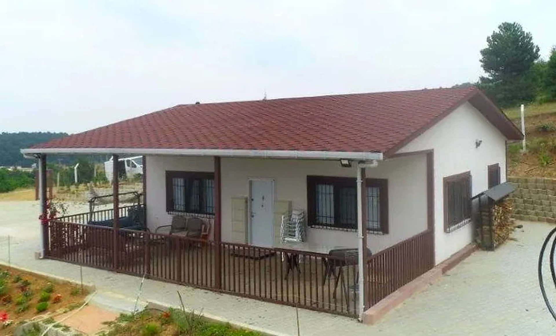 Verandalı prefabrik yaşam alanları görünümü 2